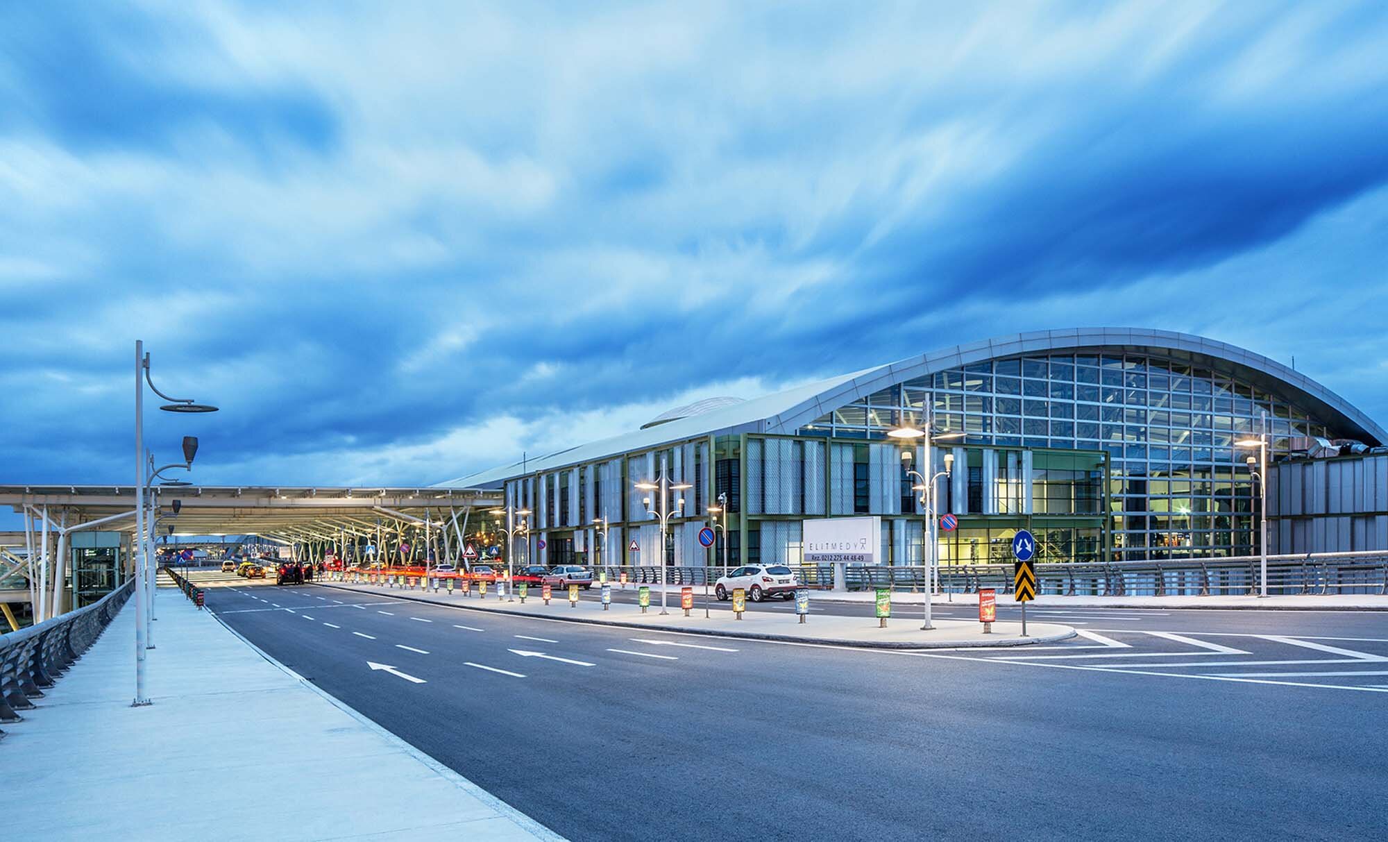 İzmir Adnan Menderes Havalimanı (ADB)